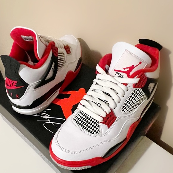 2020 Air Jordan 4 Retro OG 'Fire Red' - Picture 3 of 4